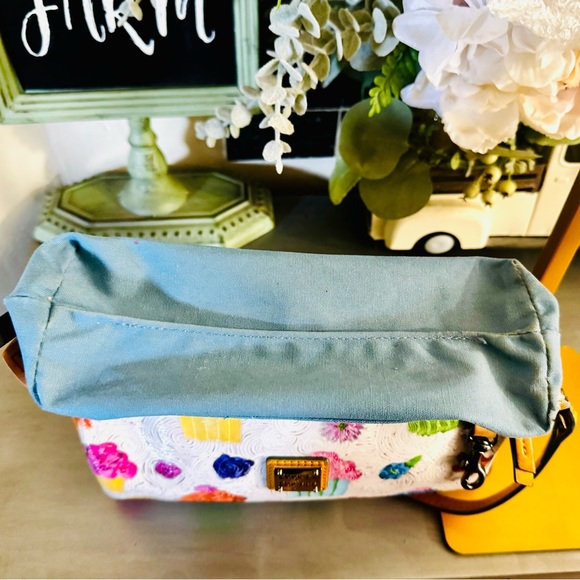 Dooney & Bourke Colorful Cupcake Barrel Bag white & tan leather silver EUC - Picture 10 of 16